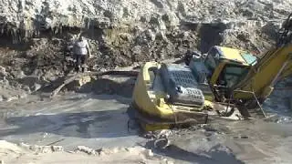 Подъём затонувшего "KOMATSU" (Украина)
