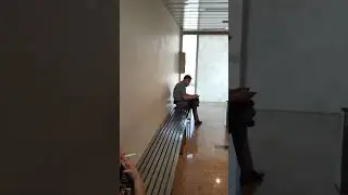 Обычная курилка в аэропорту Вьетнама