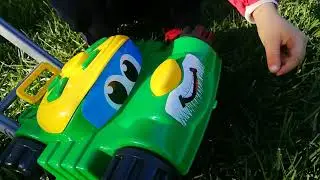 Oyuncak Çim Biçme Makinesi