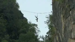 Railay. Тightrope walking