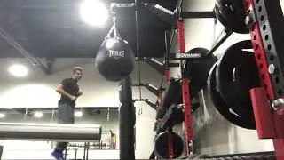 Coach Dan Isaac: 16 spinning back kicks on the Everlast Headhunter Bag