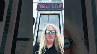 Hollywoods best guitar repair man.