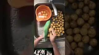 Салфетка для посуды,  чистим молодой картофель