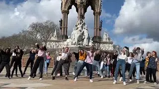 KPOP RANDOM PLAY DANCE IN PUBLIC - LONDON, UK - 8th March 2020