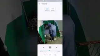 Подозрительного мужчину в подъезде Липецка сняла камера наблюдения