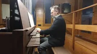 Luc Dockx speelt 'preludium in g (Jef Denyn)' op de beiaard van Hoogstraten.