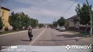 Ю, перехожу дорогу , где хочу. А потом видео с отлетевшим в сторону пешеходом.Камышин, Пролетарская
