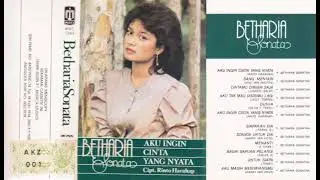 Betharia Sonata - Aku Ingin Cinta Yang Nyata   Composer - Rinto Harahap (1982)