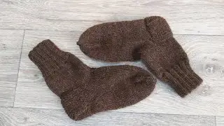 Носки спицами.