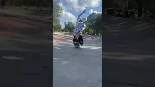 Nose manual in bro bowl