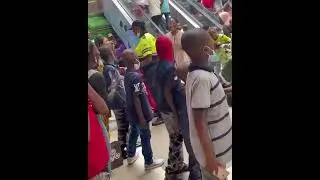 Nigerian Lady kneels Down in Mall, Proposes to Boyfriend (VIDEO)