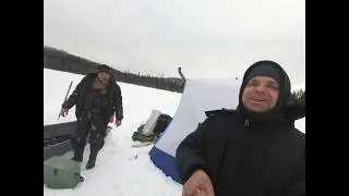 ЗИМНЯЯ РЫБАЛКА НА ТАЁЖНЫХ ОЗЁРАХ ( 2 серия )/ОКУНЬ, СОРОГА, ЩУКА