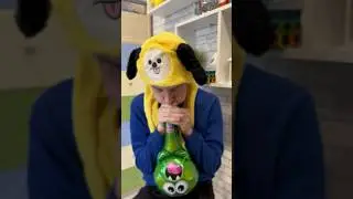 Кто попался в МЕГА Чупа-Чупсе?😜 Опять Брат Пранканул😂 #shorts #вайны