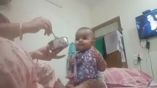 kese khate h khana sikho kavu se 😂😂