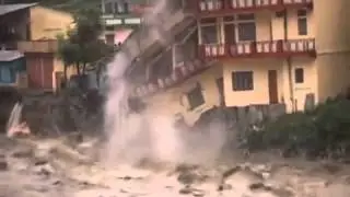बाढीले भत्काएको एक घर