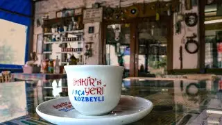 Kozbeyli Köyü’nde Dibek kahvesini ustasından öğrendik. ☕️#ŞakirinYeri #kozbeyli #dibekkahvesi #foça