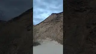Волга съедает свои берега.