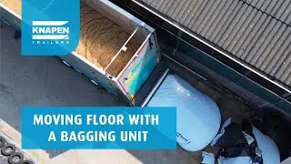 Moving floor with a bagging unit