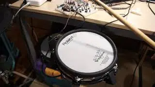 Arduino Dual Piezo Sensing (ESP32 & 74HC4051)