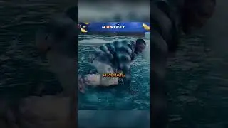 Спас собаку которая застряла ПОДО ЛЬДОМ😵