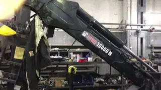 Как снять колонну на манипуляторе HIAB, все дело в стопорах...