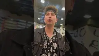 Попрошайничаю еду во вкусно и точка 