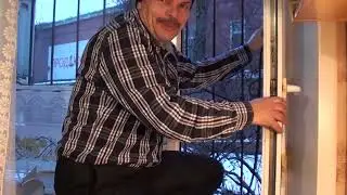 Сквозит из форточки стеклопакета// Поменял резиновый уплотнитель и - Тишина.