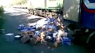 Грузчики почты России, угарное видео
