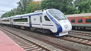 Vande Bharat Express at Karmali, 2in1