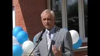2014.07.02 - Глава Климовска В.Иванов поздравил новоселов на ул. Молодежной с долгожданным событием!