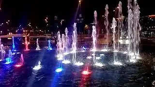 Фонтан около Киевского вокзала. Москва.