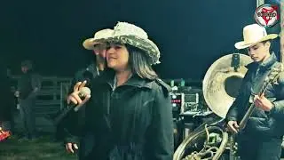 Keila González  Ft. Los Ejecutivos  8/26/2024