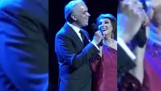 Ministro Luis Miguel De Camps sorprende a su madre Cecilia García en concierto