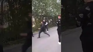 в Балашихе дети мигрантов избили Русского подростка из-за того что им не понравилось то как он надет