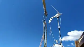 Звук работающего ветряка на яхте