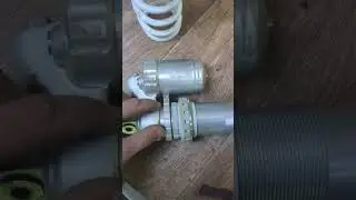 как снять задний амортизатор ec 300