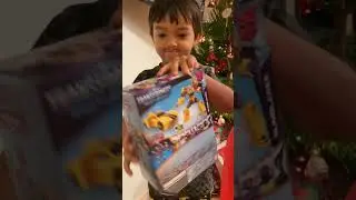 เปิดของขวัญวันคริสต์มาส