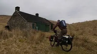 2022-11 | A glimpse of Gorton Bothy