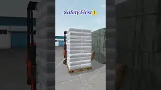 Work accidents during loading, unloading and handling - SAFETY FIRST - Animation