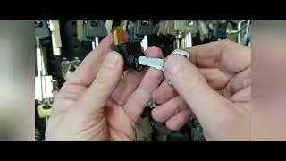 Как извлечь аккумулятор велосипеда без ключа. 