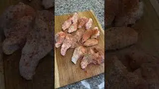 Garlic Parmesan Chicken Wings 🍗 and here’s how to do it❗️#chickenwings #friedchicken #chicken