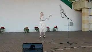 Алёна Товстик  