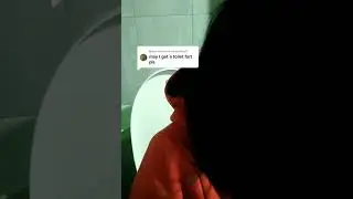 Девушка какает и пердит с подливой😋😋😋🤤🤤🤤(пахнет) 