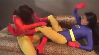 2 Superheroines Hypnotized by Supervillainess Electra    [720p]