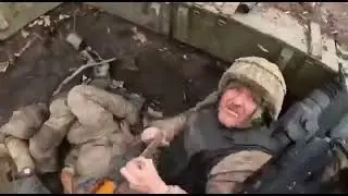 Гибель ВСУшника в боевом столкновении с солдатом  РФ.