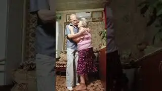 Молодая.