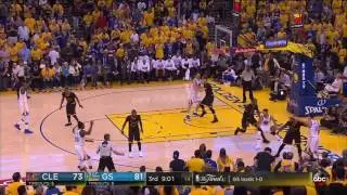 Stephen Curry goes 1v1 against Lebron James
