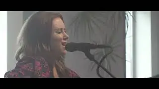 Una Healy - Strangers