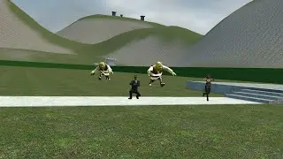 RUNNING AWAY FROM SHREK IN THE MAZE!