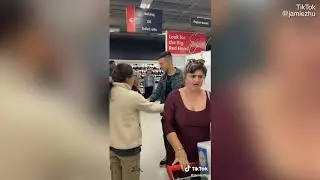 Video Video shows shoppers coming to blows during toilet paper frenzy
